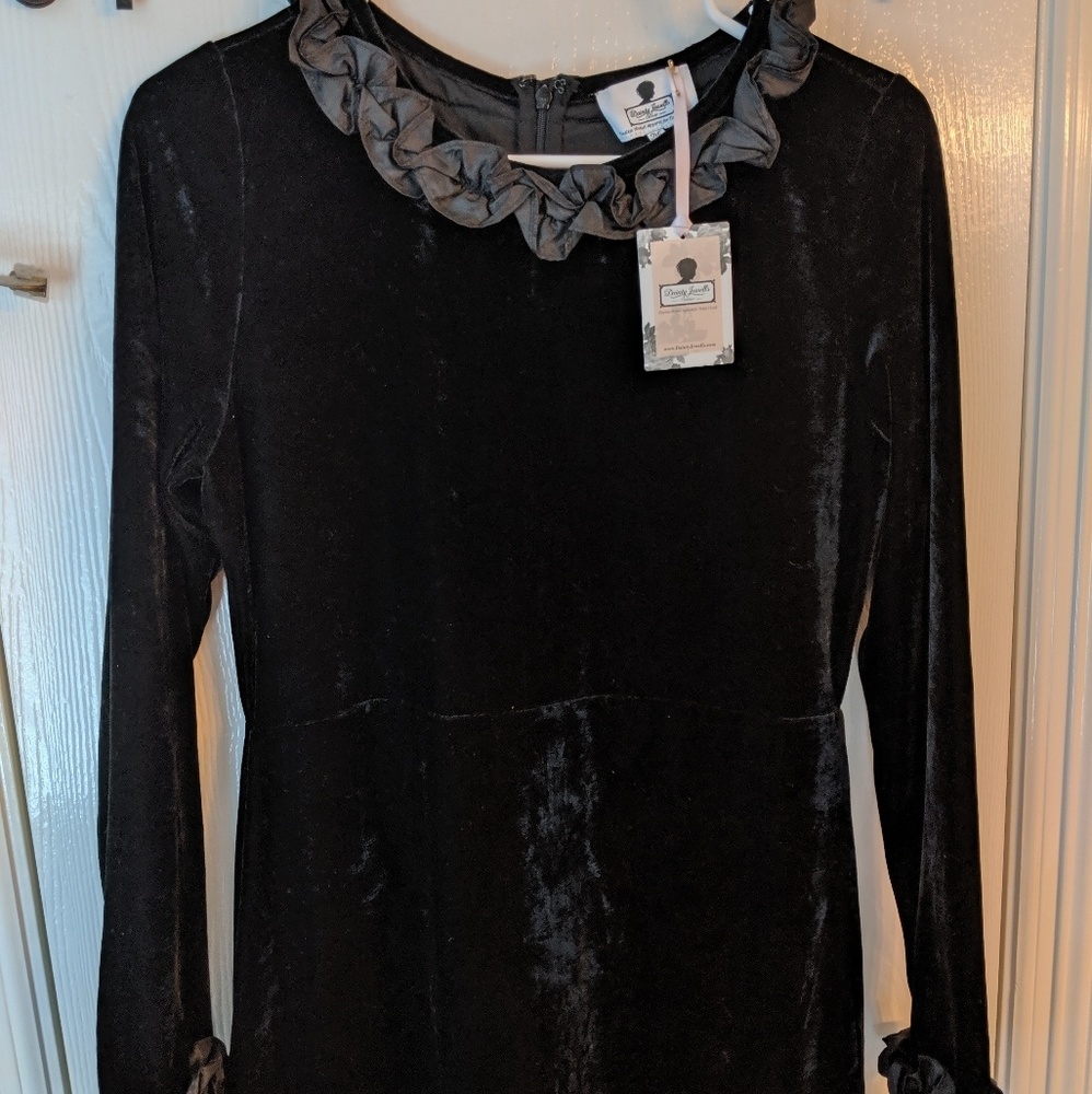 Dainty Jewells velvet dress